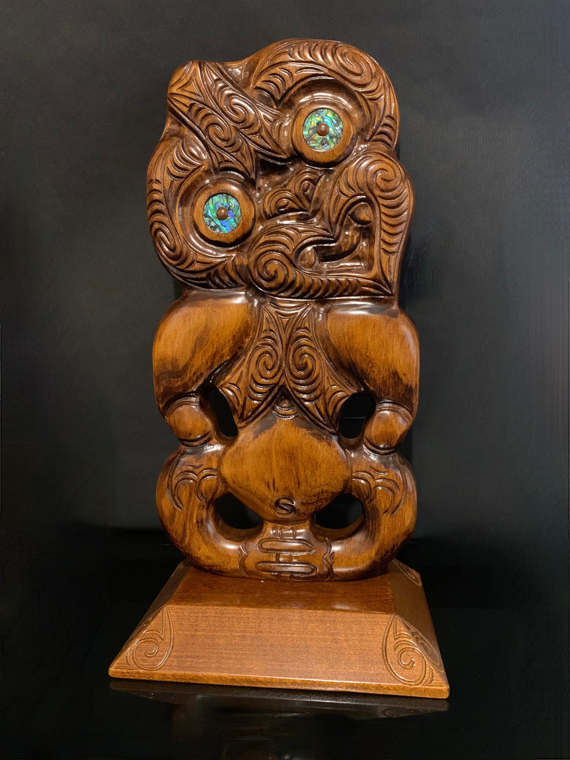 front view of tiki on stand by Wood Masters available from Silver Fern Gallery 