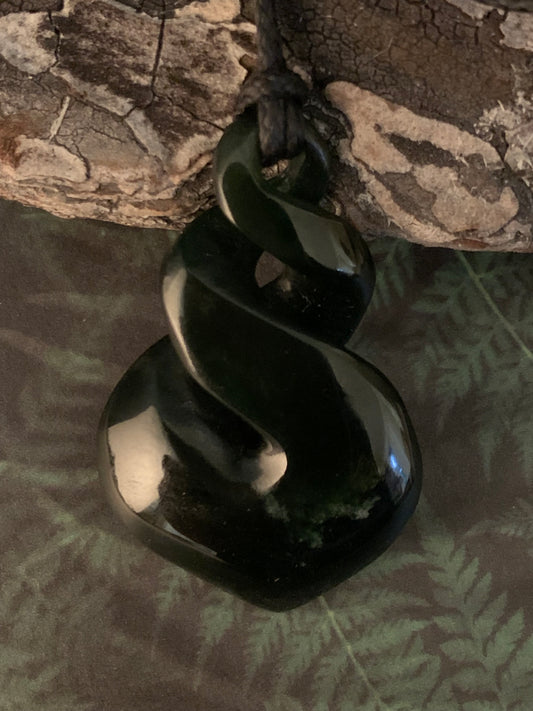 Pounamu Double Twist 43mm