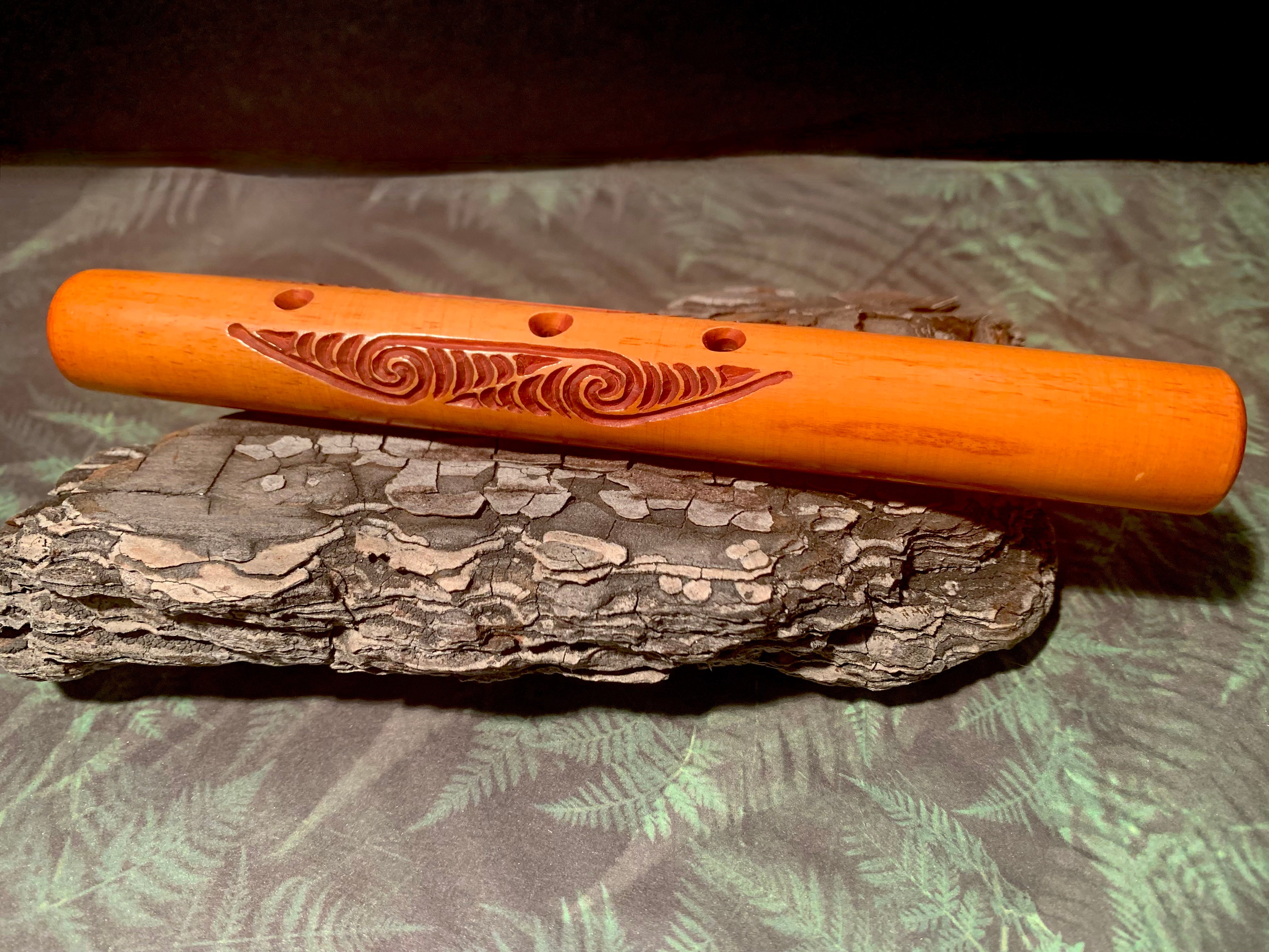 Carved koauau 13.5cm – silverferngallery