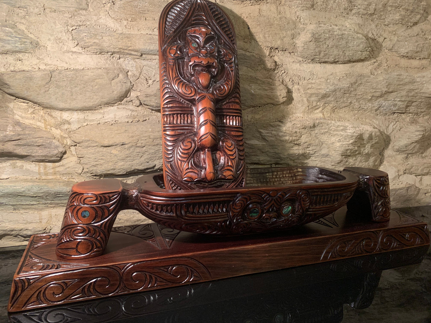 depicting lid of Maori large papa hou carved in New Zealand and available from Silver Fern Gallery