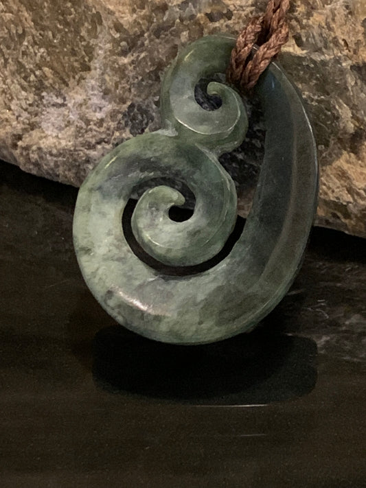 Pounamu Freeform Double Koru 44mm