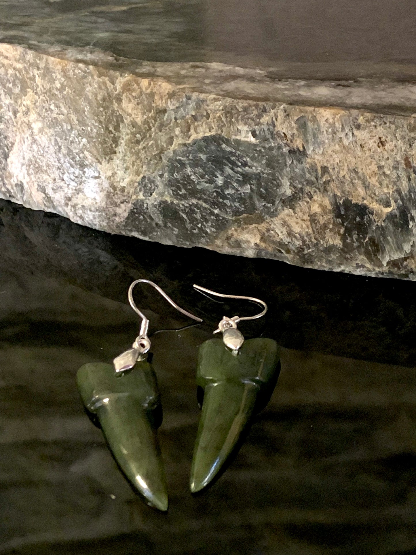 Pounamu Rei Niho Earrings 35mm - by Deane Moreton