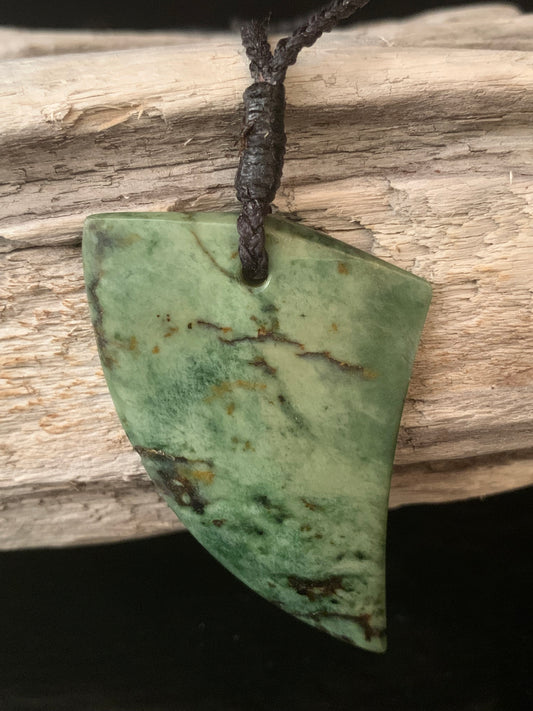 Pounamu Rei Niho Pendant 50mm - by Alex Sands