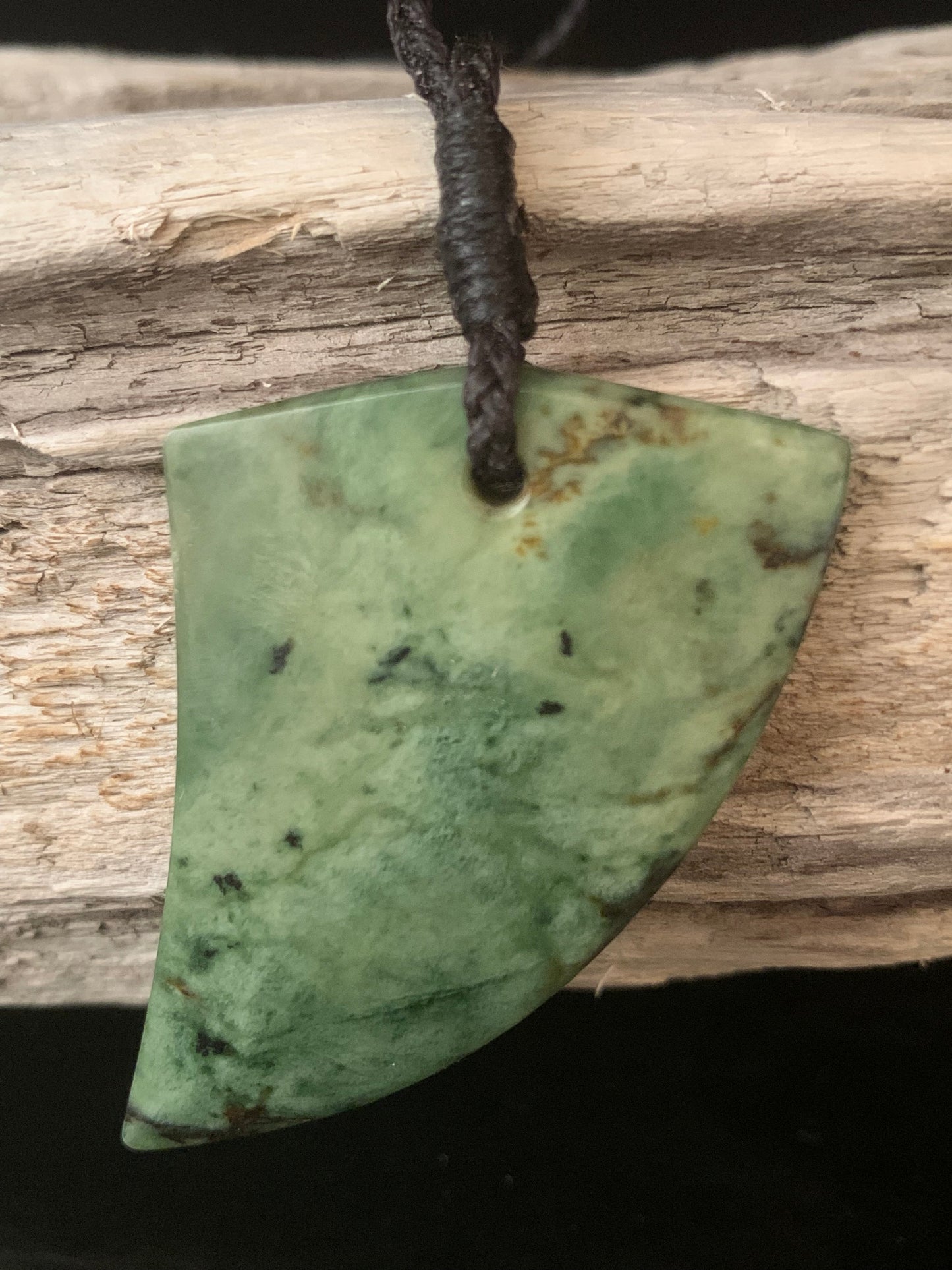 Pounamu Rei Niho Pendant 50mm - by Alex Sands